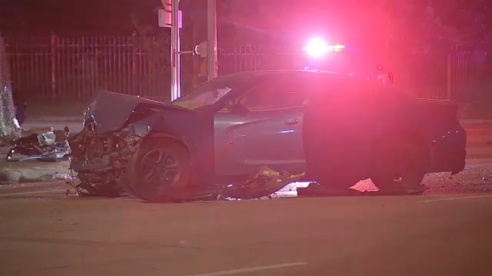 1 dead, 5 injured in T-bone collision near downtown, Houston police say