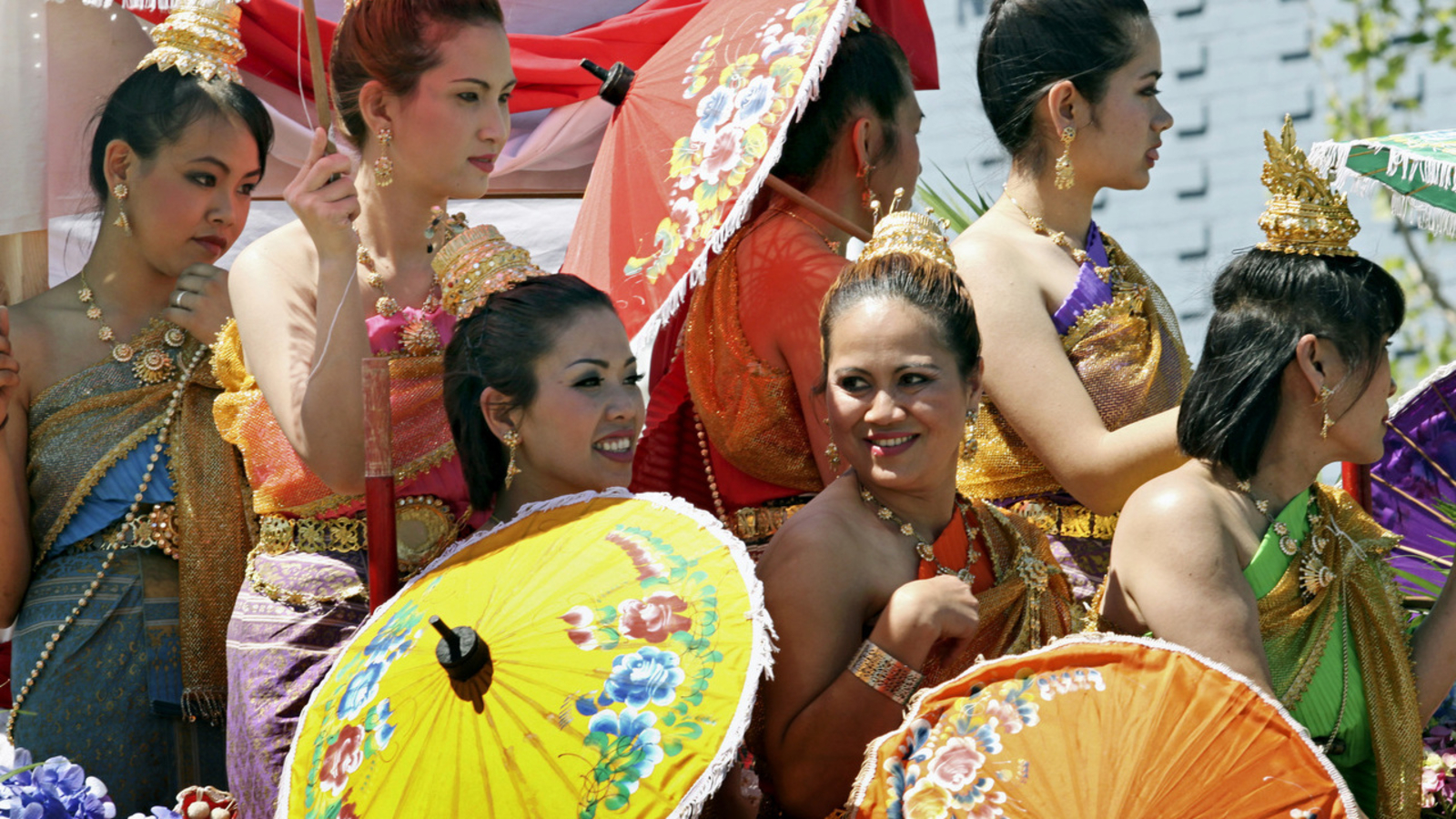 Songkran Festival draws eyes with attempt to set Guinness World Record in Thai Town