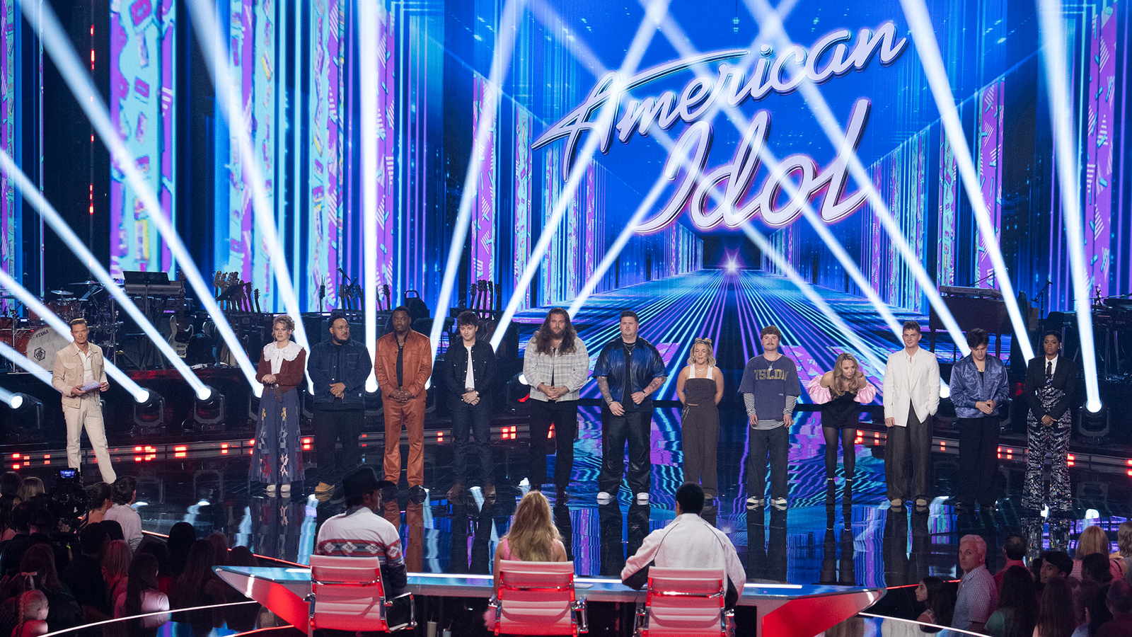 'American Idol' sends 2 home after vote delay and turns back time for '90s Night