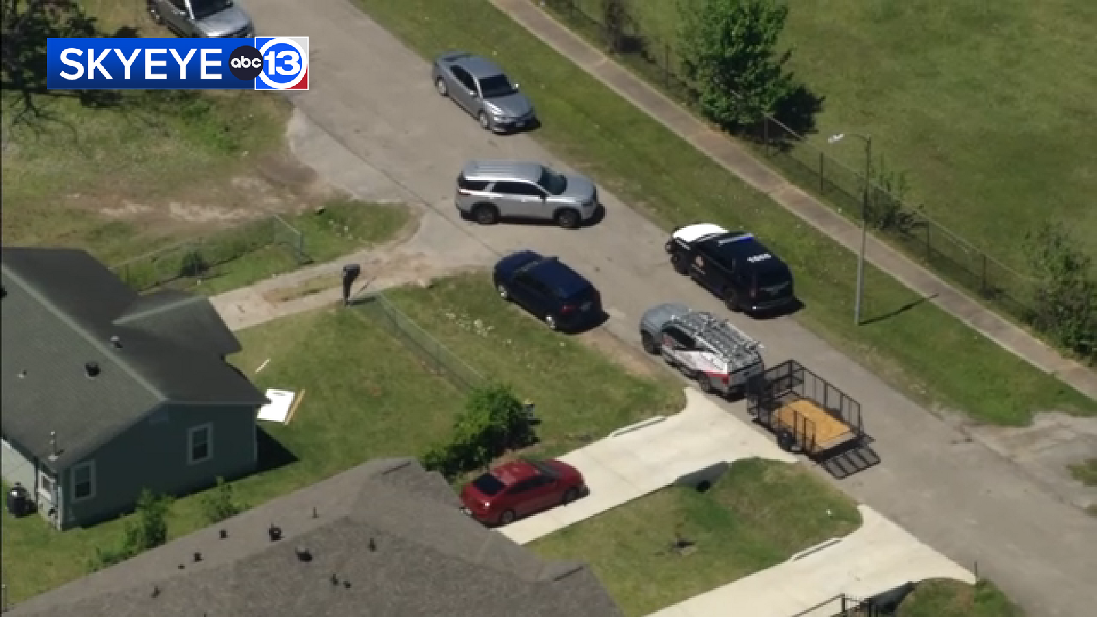 FBI conducting court-authorized searches with multiple agencies in east Houston's Clinton Park: DOJ