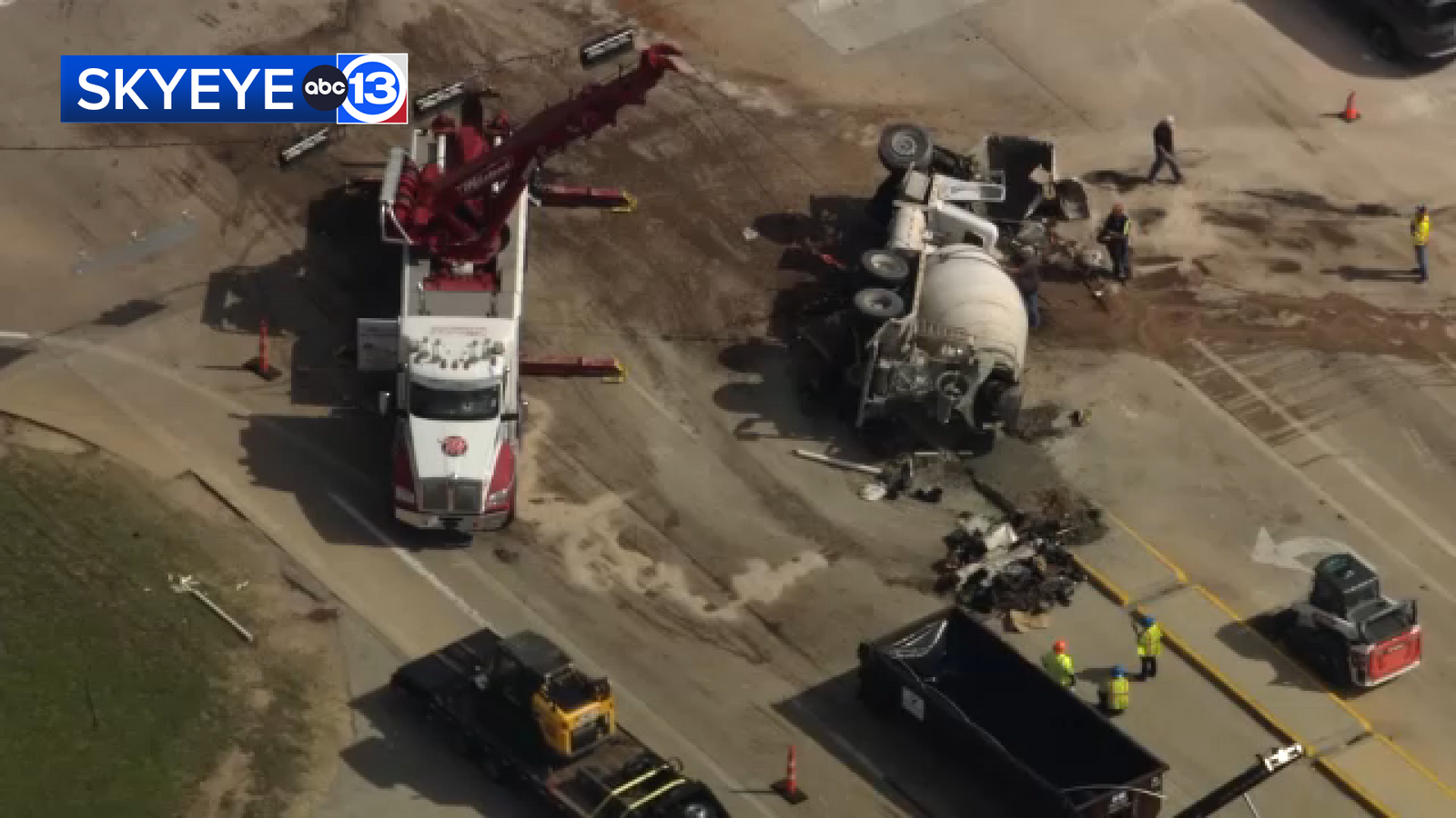 SkyEye shows overturned concrete mixer causing traffic headache on Highway 105 in Conroe