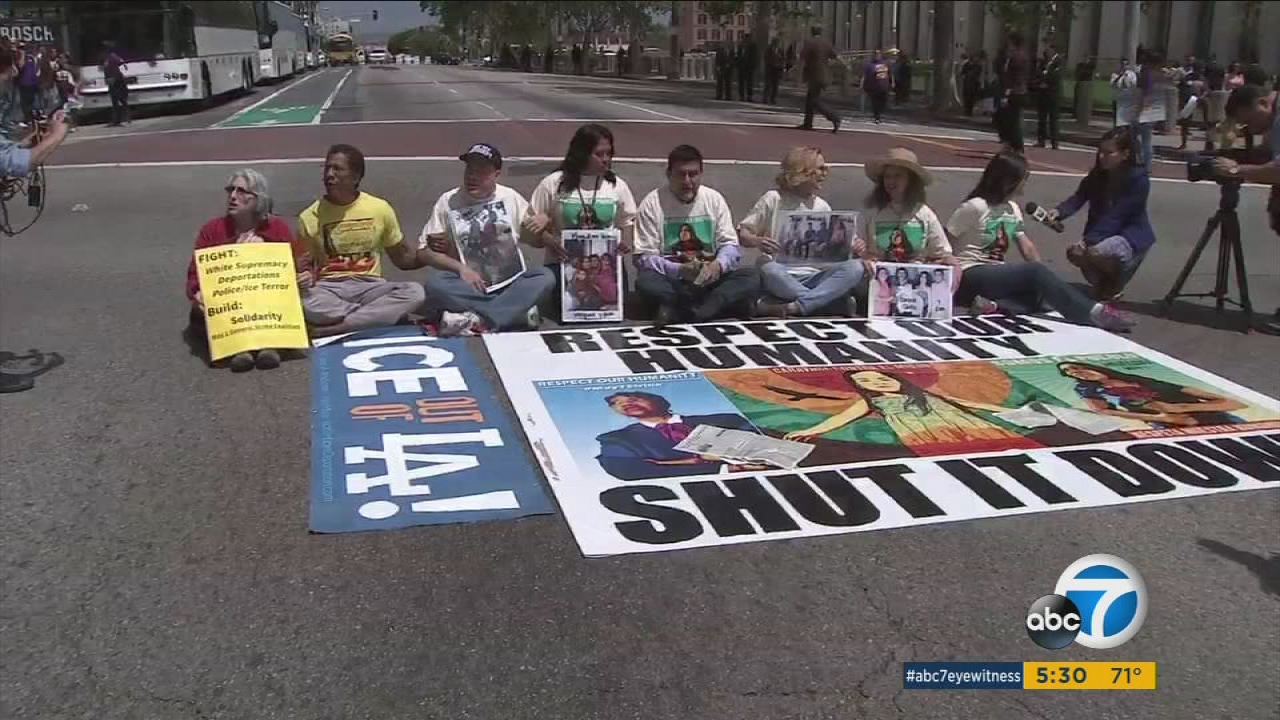 Rally protests LA Sheriff McDonnell's 'sanctuary state' bill stance