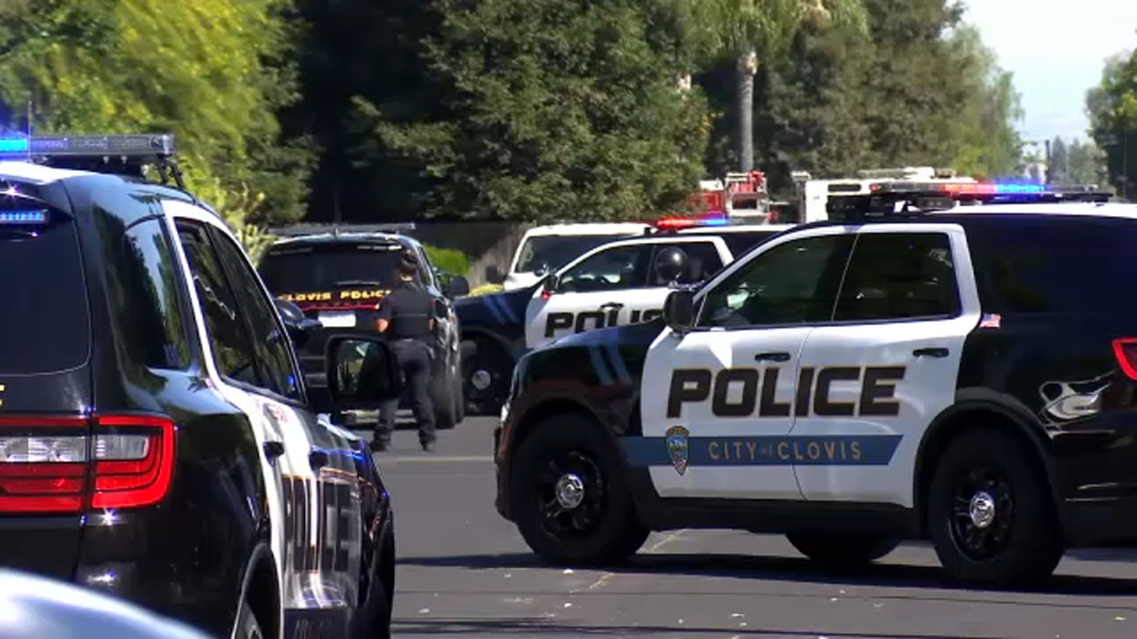 Clovis Police in standoff with man barricaded inside home