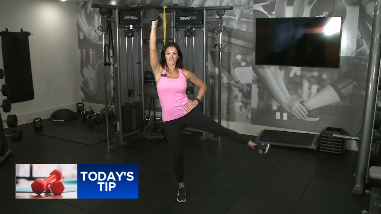 Triceps extension with a leg lift - Today's Tip