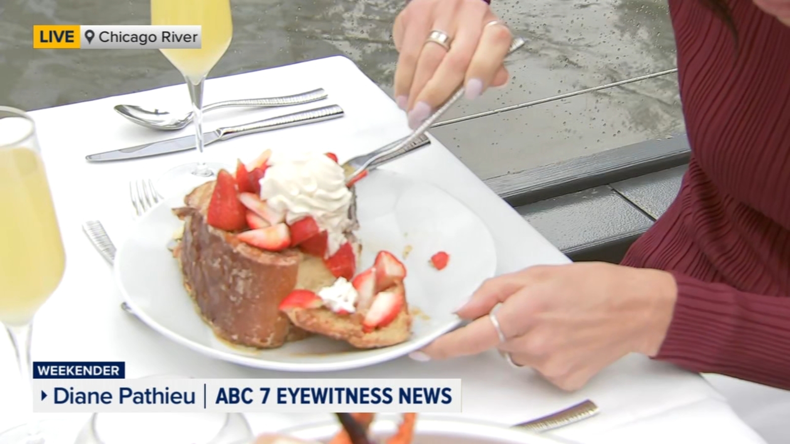 Chicago River cruises for Mother's Day