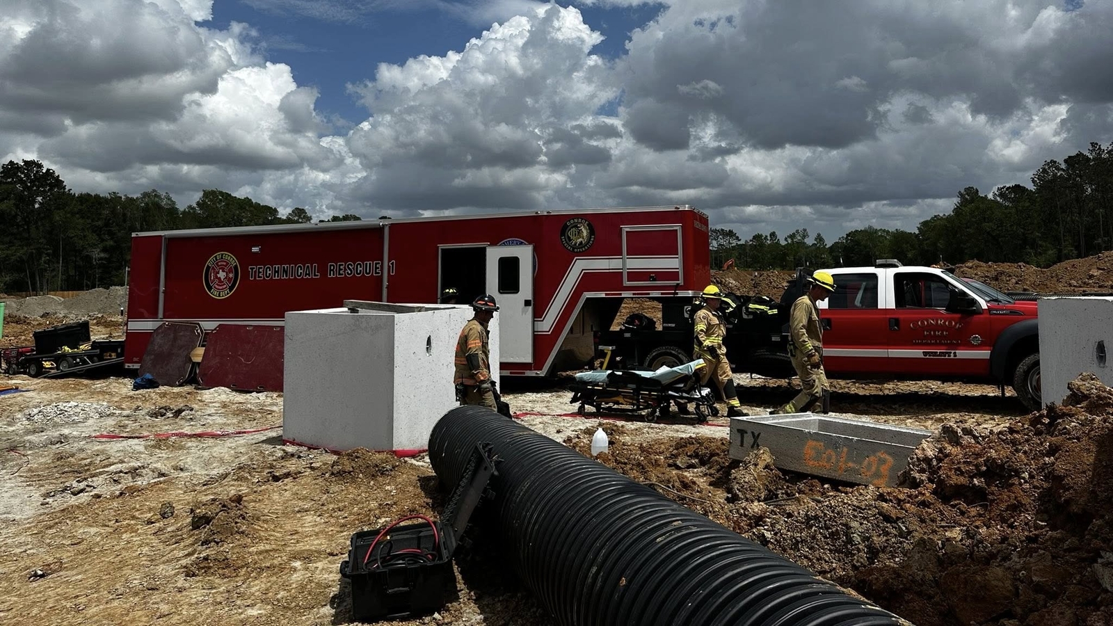 Conroe utility trench collapse kills 1 worker, leaves another in critical condition, officials say