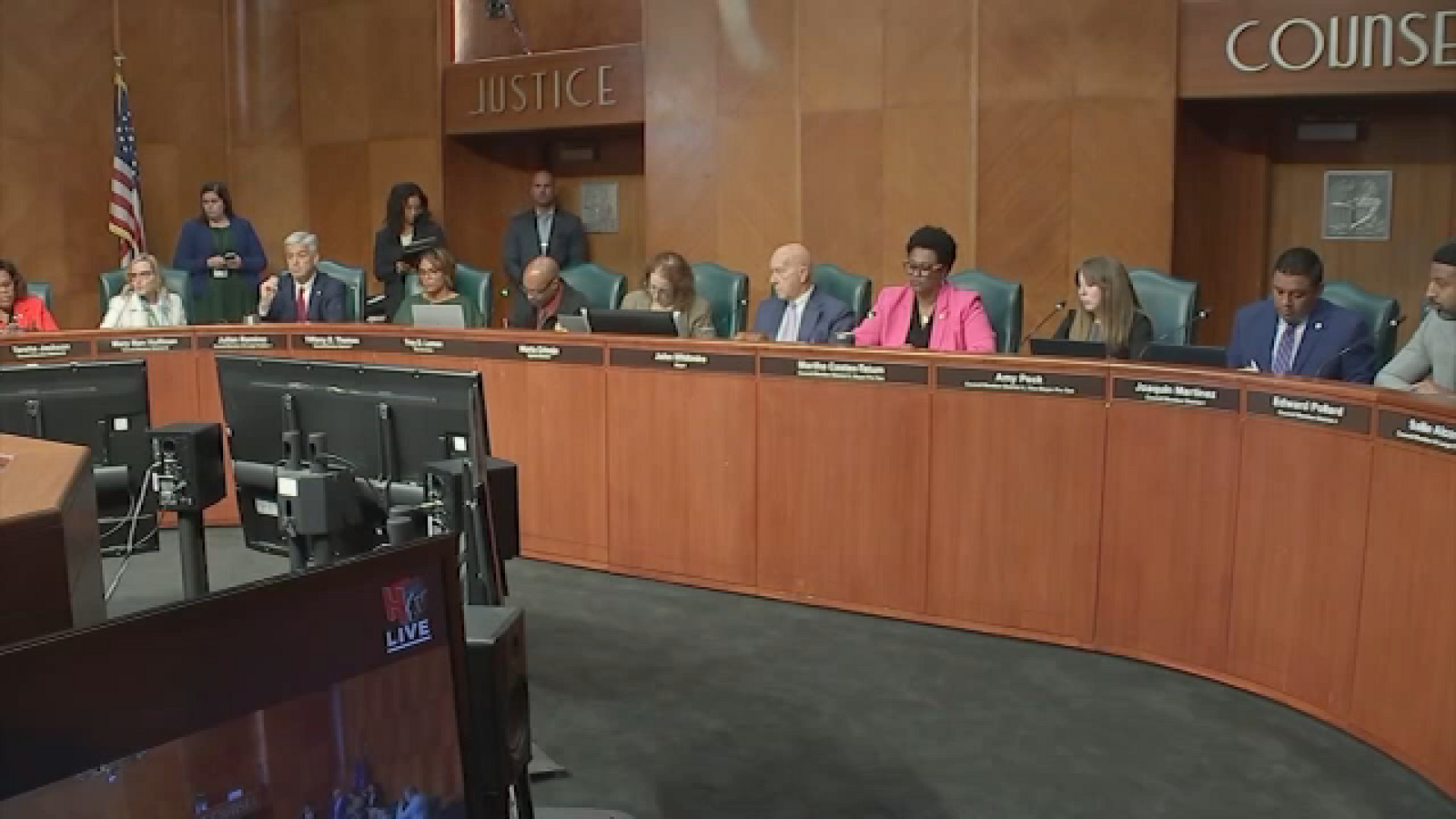 Special city council meeting to discuss Houston police immigration policy postponed, mayor says