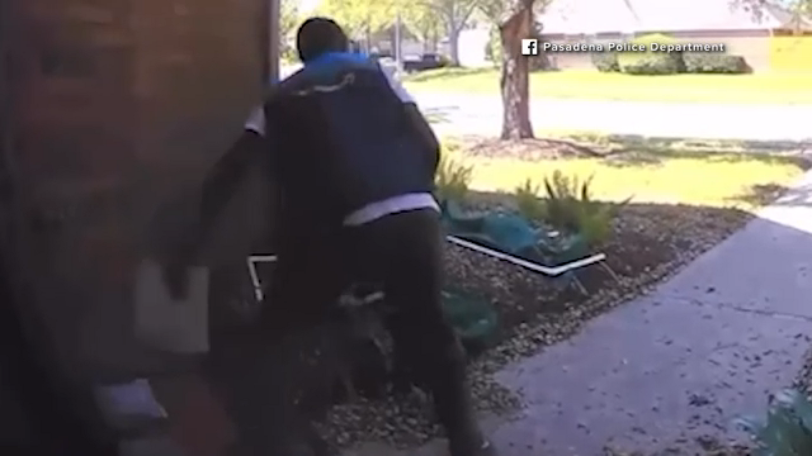 Pasadena porch pirate poses as Amazon delivery worker, withdraws $3K with stolen bank card, PD says