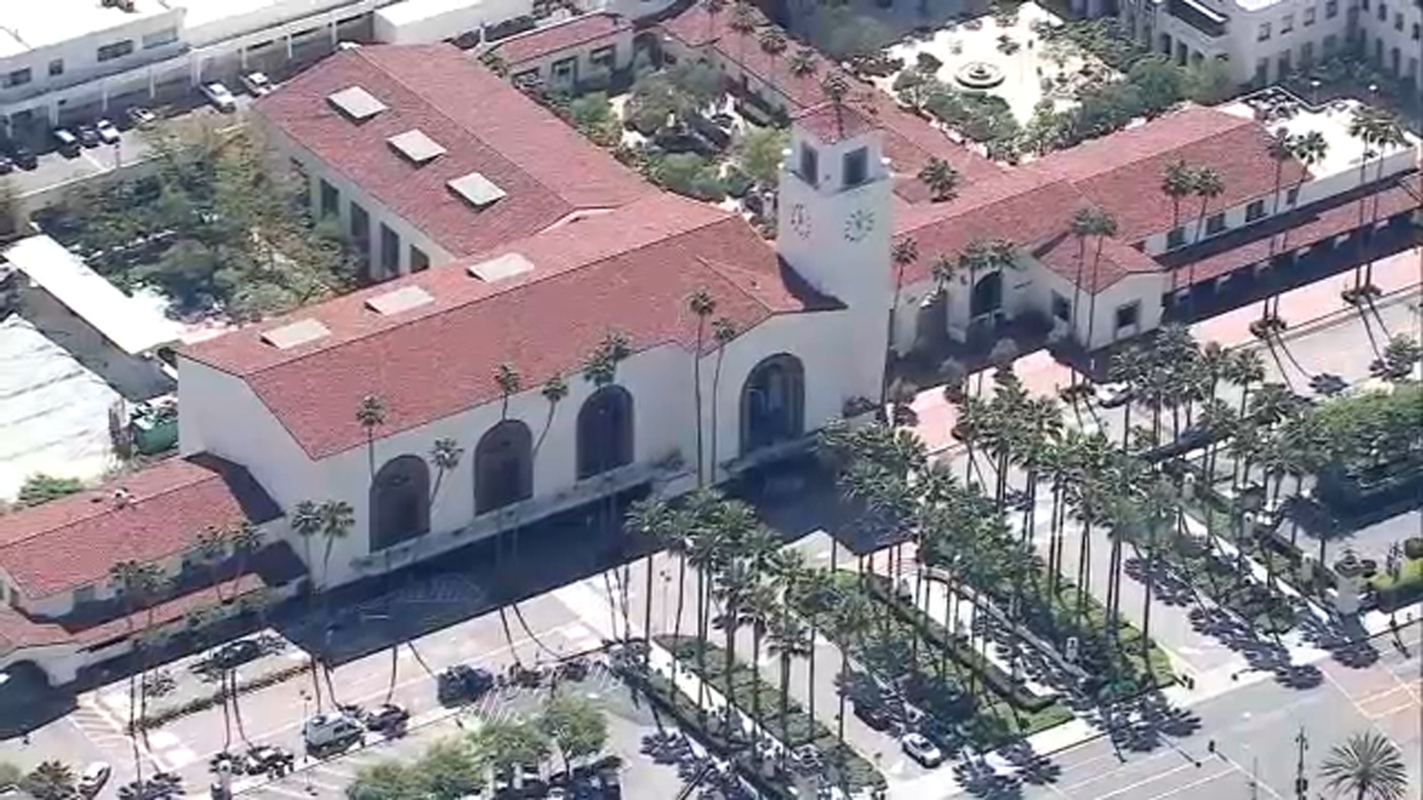 Man stabbed to death outside Union Station in downtown Los Angeles ...