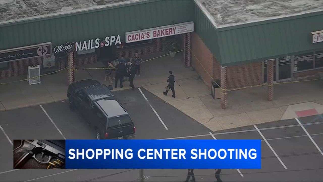 Man found shot in vehicle at Cherry Hill shopping center