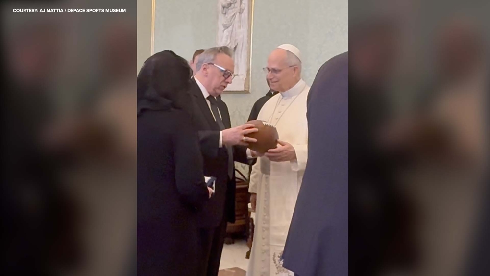 NJ museum owner gives Pope Leo XIV pieces of sports history  