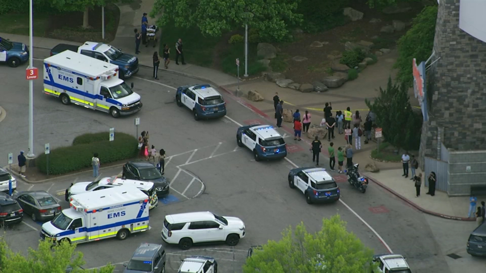 Triangle Town Center | Large police presence after 2 shot at Triangle Town Center in Raleigh NC
