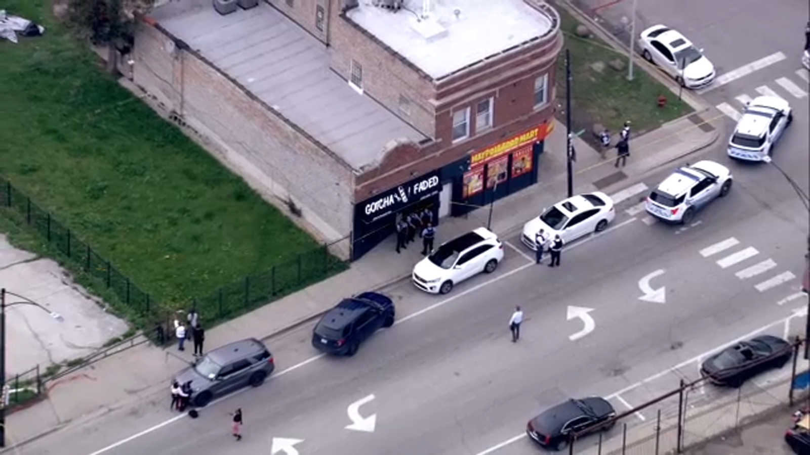 4 shot, 3 fatally, near barbershop in West Garfield Park, Chicago police say