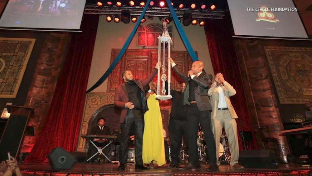 Supporters take part in Circle Foundation's 17th Annual Gala & Scholarship Fundraiser