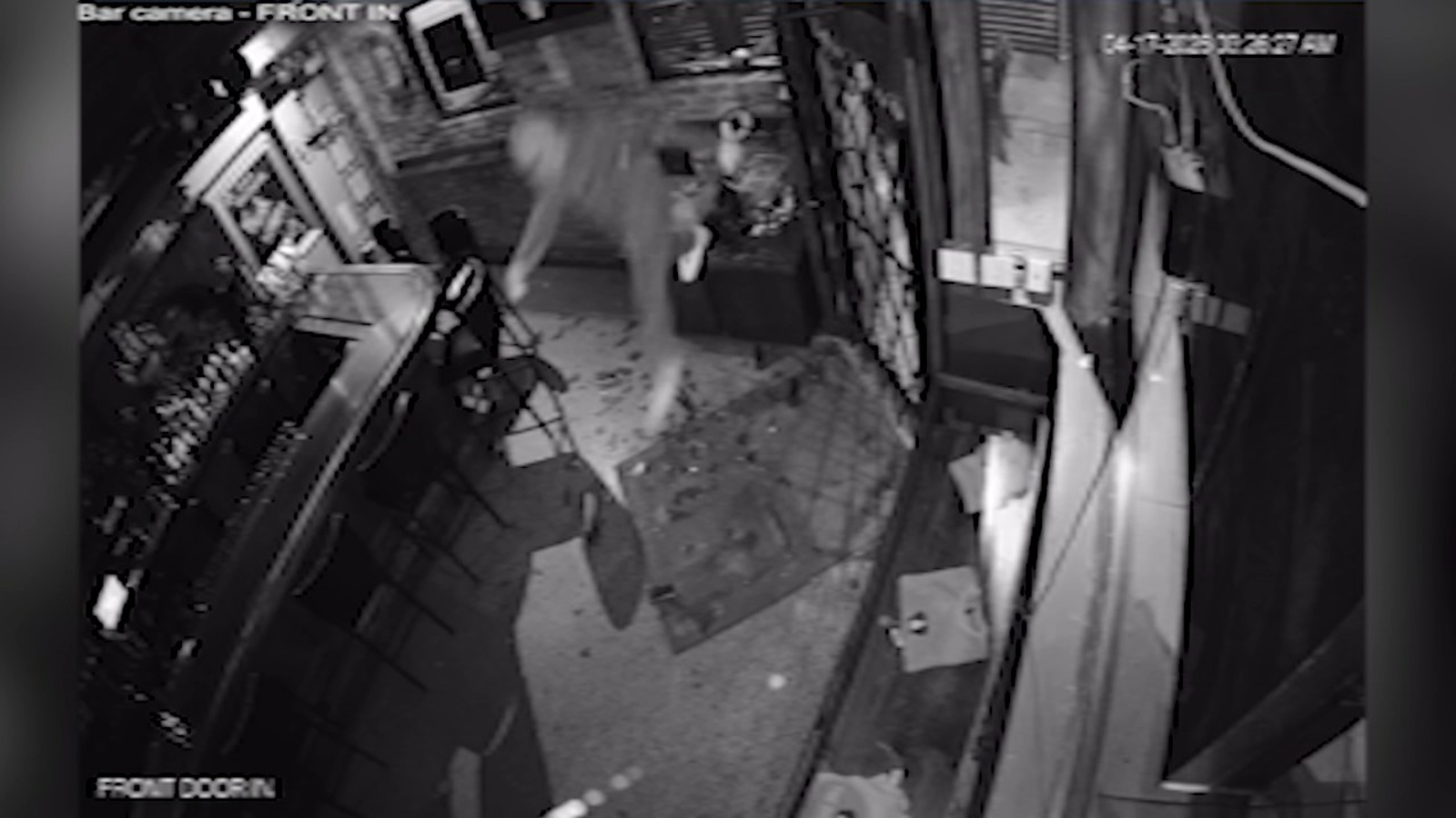 تقول شرطة شيكاغو إن مراهقين متهمين بالسطو وسرقة أجهزة الصراف الآلي في جميع أنحاء المدينة