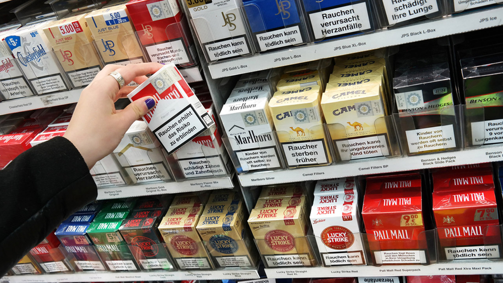 900 cigarettes NYC to raise base price for pack of cigarettes to $13, mayor says