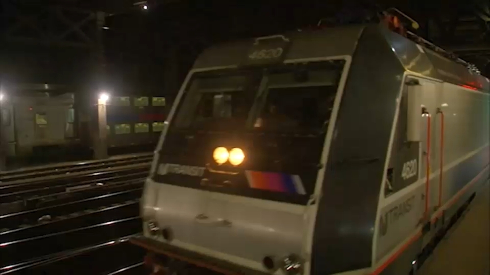 शूमर का कहना है कि फीफा को मेटलाइफ स्टेडियम में विश्व कप में प्रशंसकों को लाने का खर्च वहन करना चाहिए