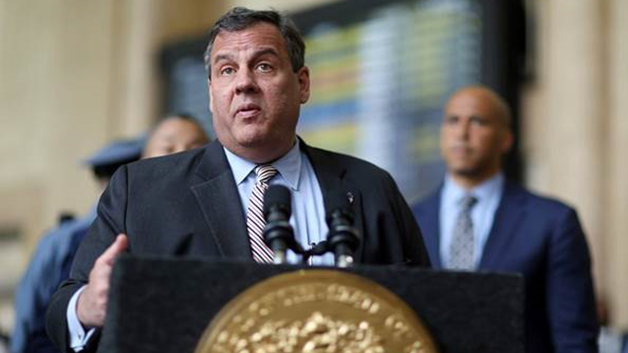Christie, Booker call for new rail tunnel