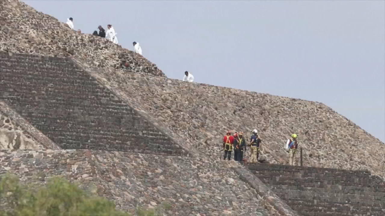Shooting at pyramids near Mexico City leaves 1 Canadian tourist dead, 6 people injured