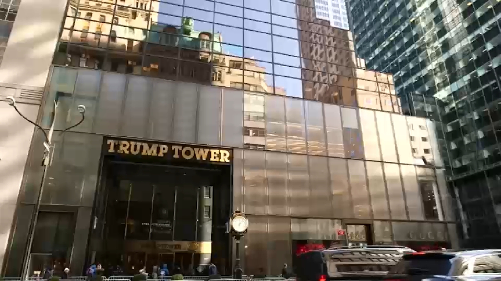 Τα ερωτήματα εξακολουθούν να υφίστανται αφού ο κυβερνήτης Hochul προτείνει φόρο σε δεύτερες κατοικίες στη Νέα Υόρκη αξίας άνω των 5 εκατομμυρίων δολαρίων