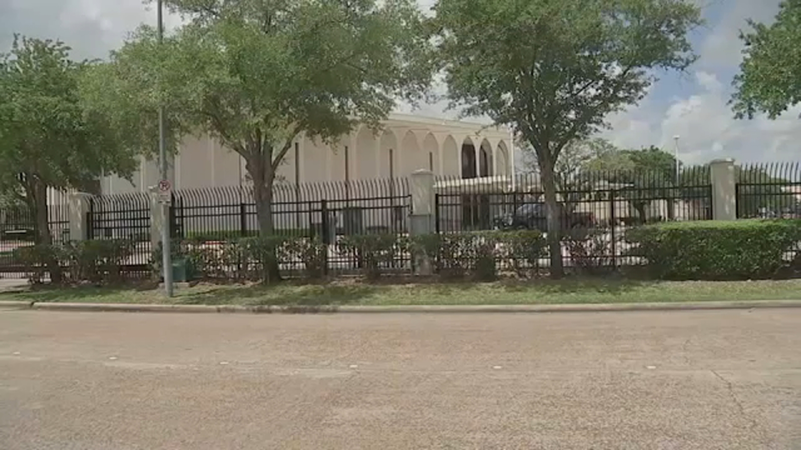 North Carolina woman arrested after allegedly planning attack on Houston Jewish school: FBI