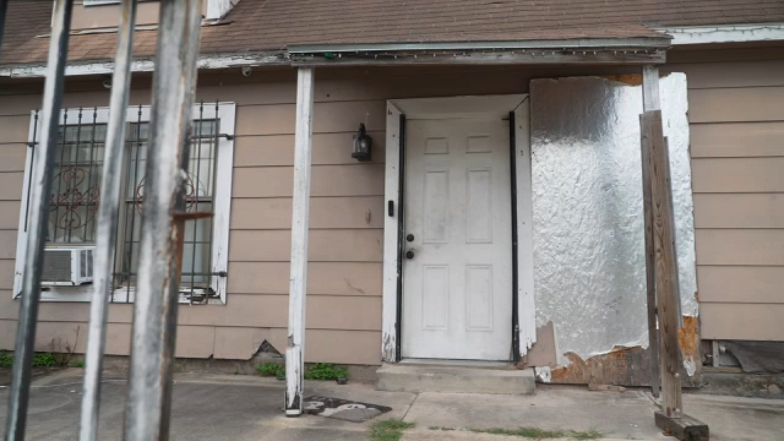 Authorities find 1,600 pounds of meth inside horse feed at Aldine-area home, officials say
