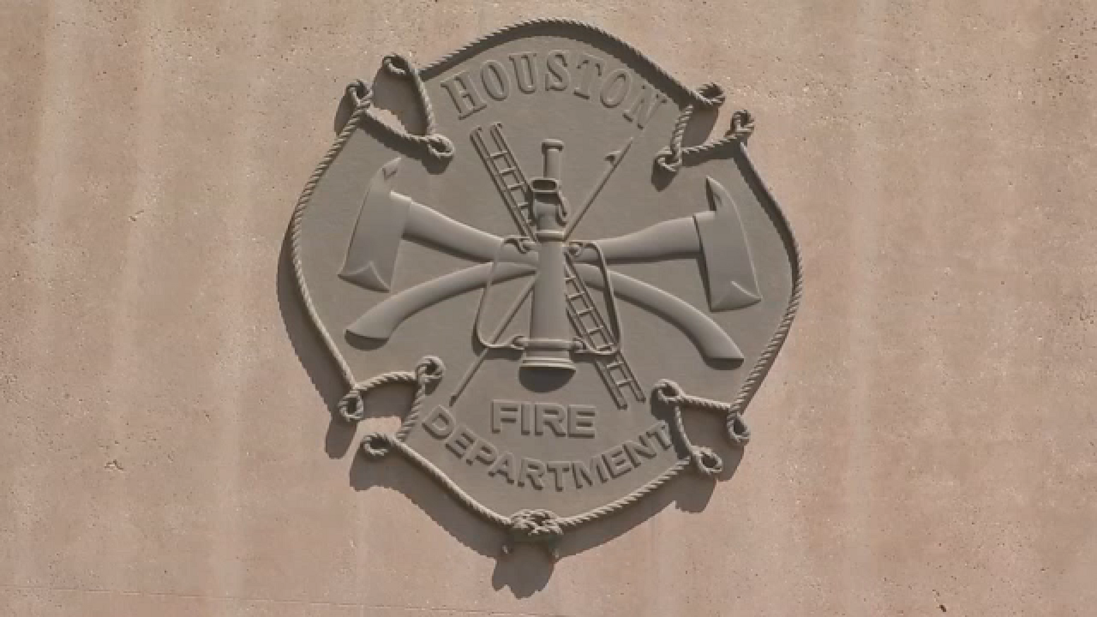 Firefighters respond to fire at Mexican restaurant in southwest Houston, HFD says