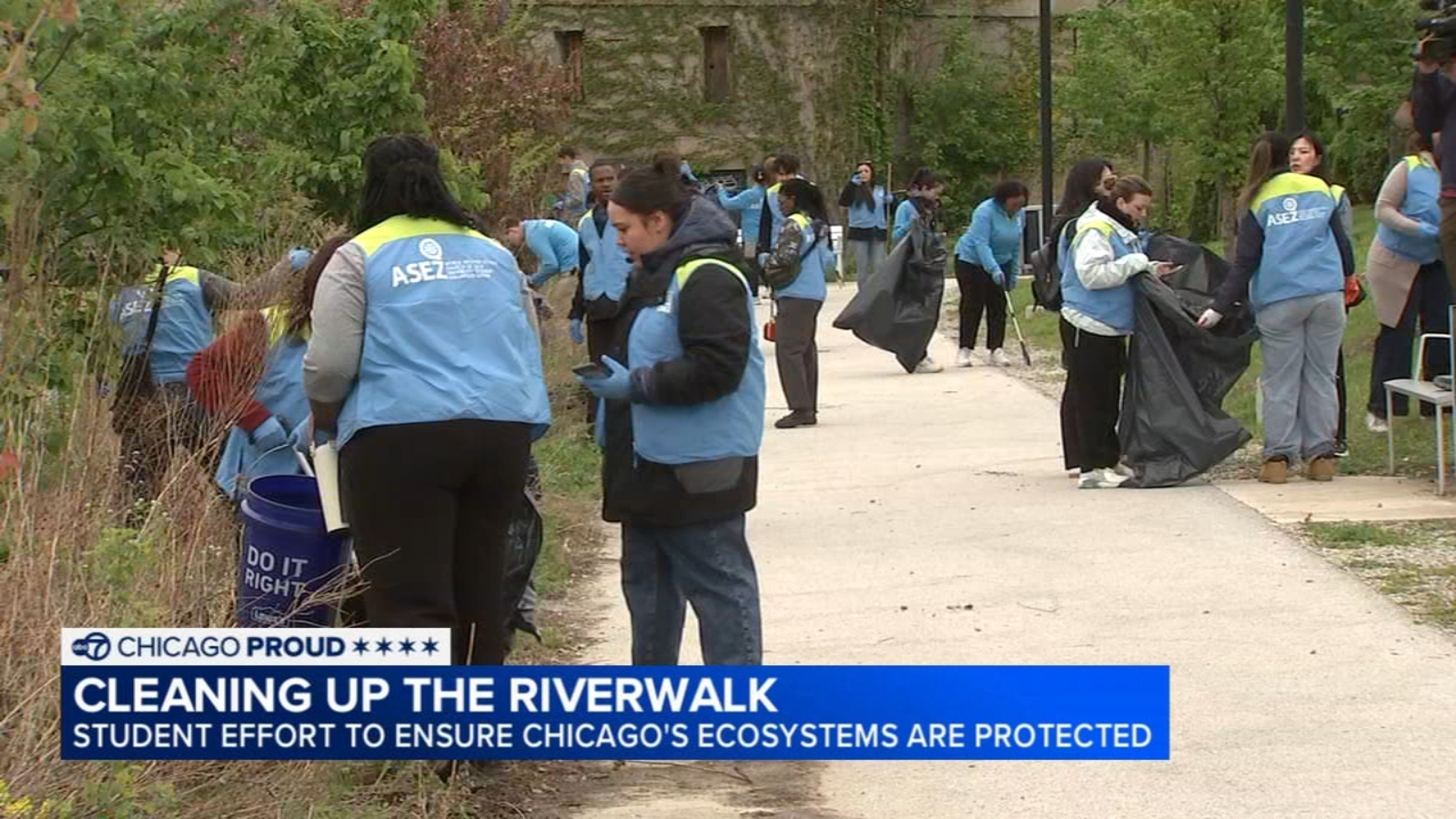 Students clean up South Halsted Riverwalk in effort to ensure Chicago's ecosystems protected