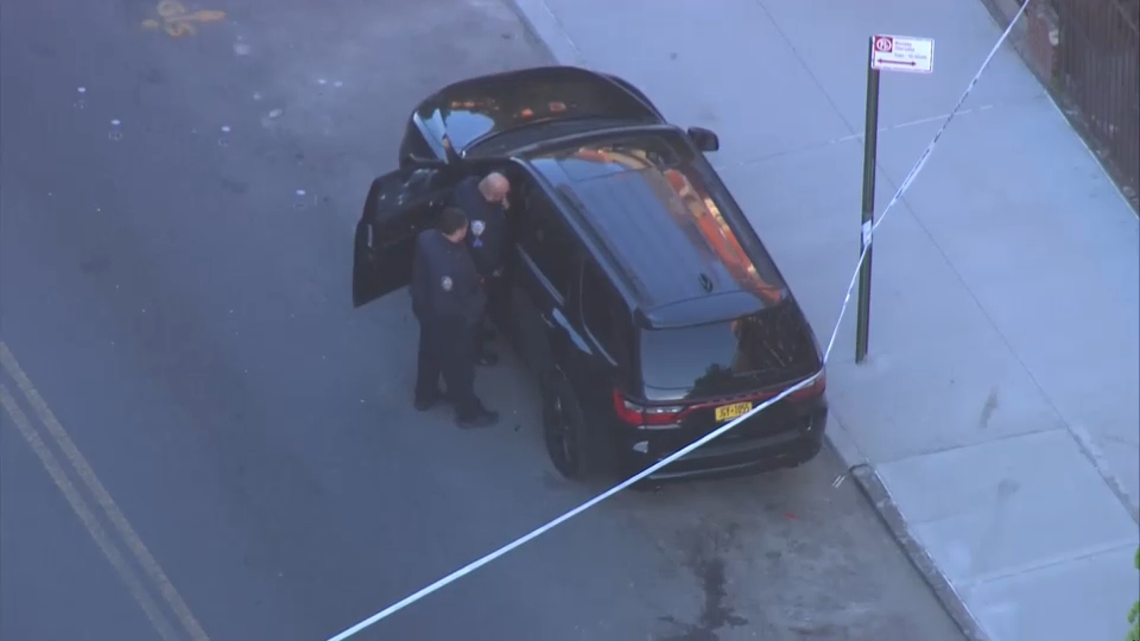 Man shot while sitting in his car in Bushwick, Brooklyn - ABC7 New York