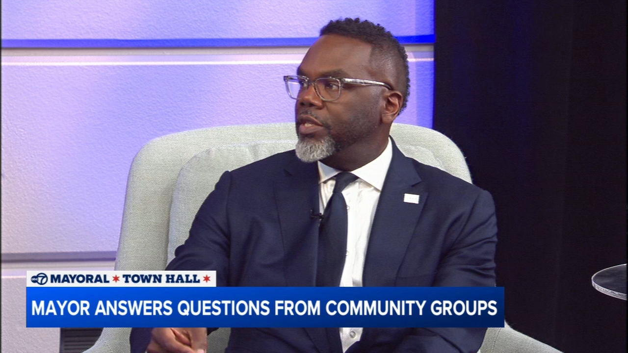 Chicago mayor answers wide range of questions during ABC7 town hall