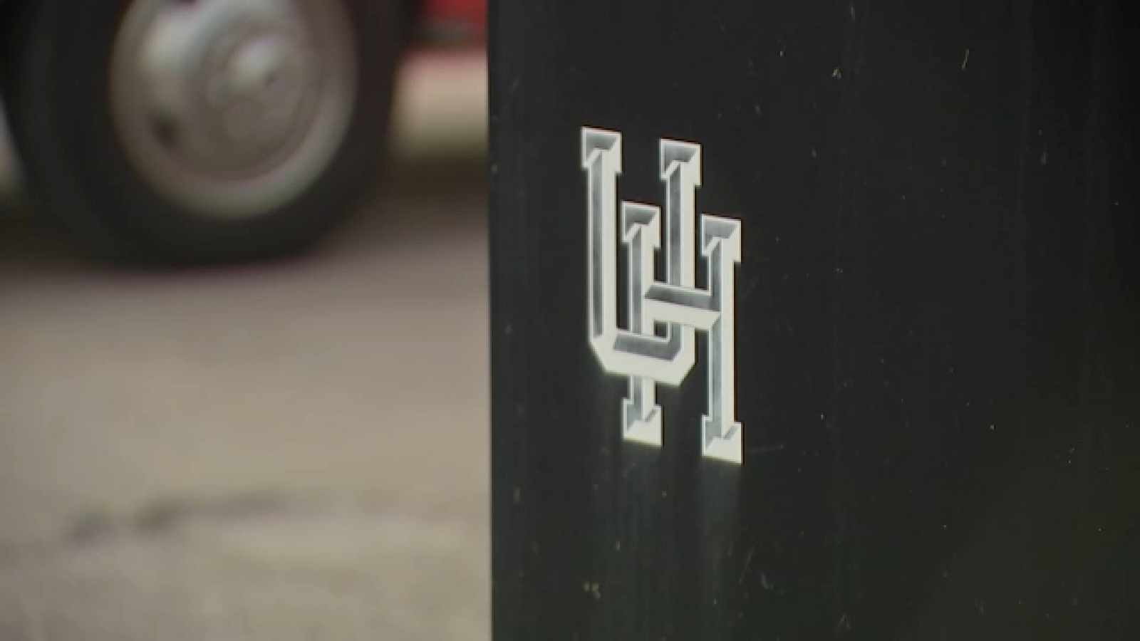 Man threatens woman with machete over parking spot at University of Houston, court docs show