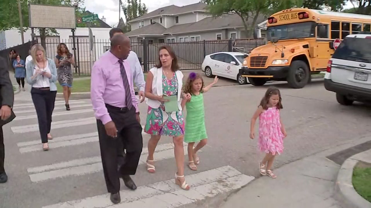 Girl gets Mayor Turner to take action on sidewalk repairs