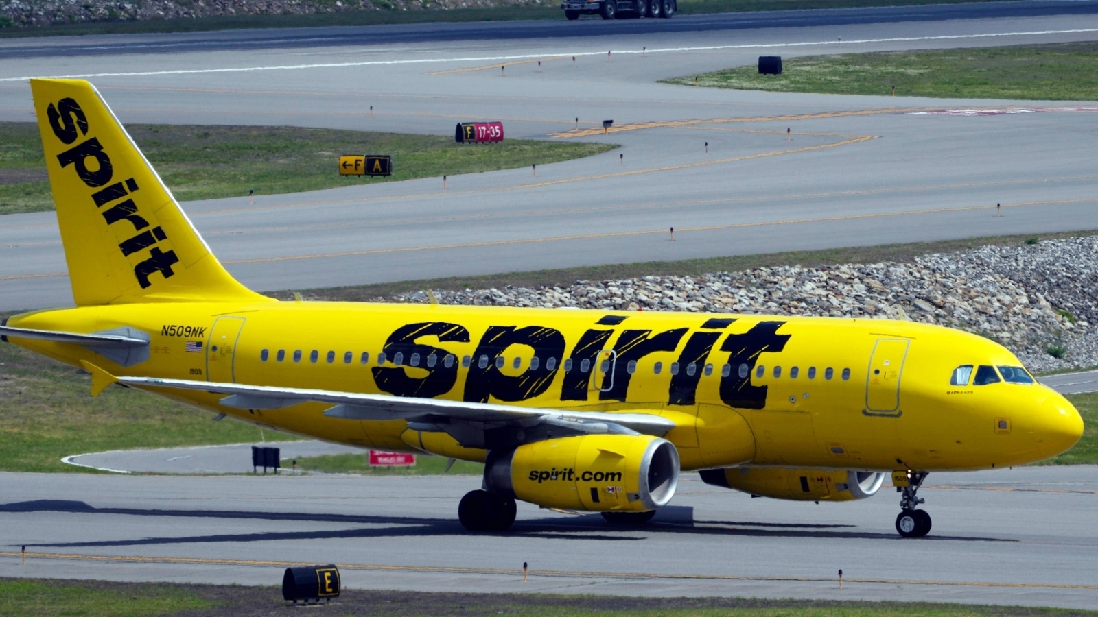 Passengers applaud as Spirit Airlines flight lands at RDU
