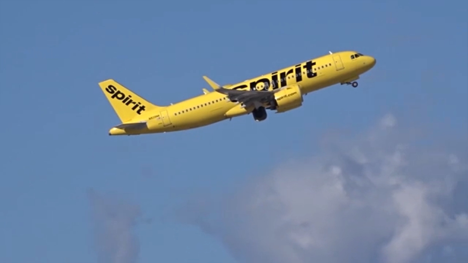Spirit Airlines says it's going out of business and is ending operations immediately