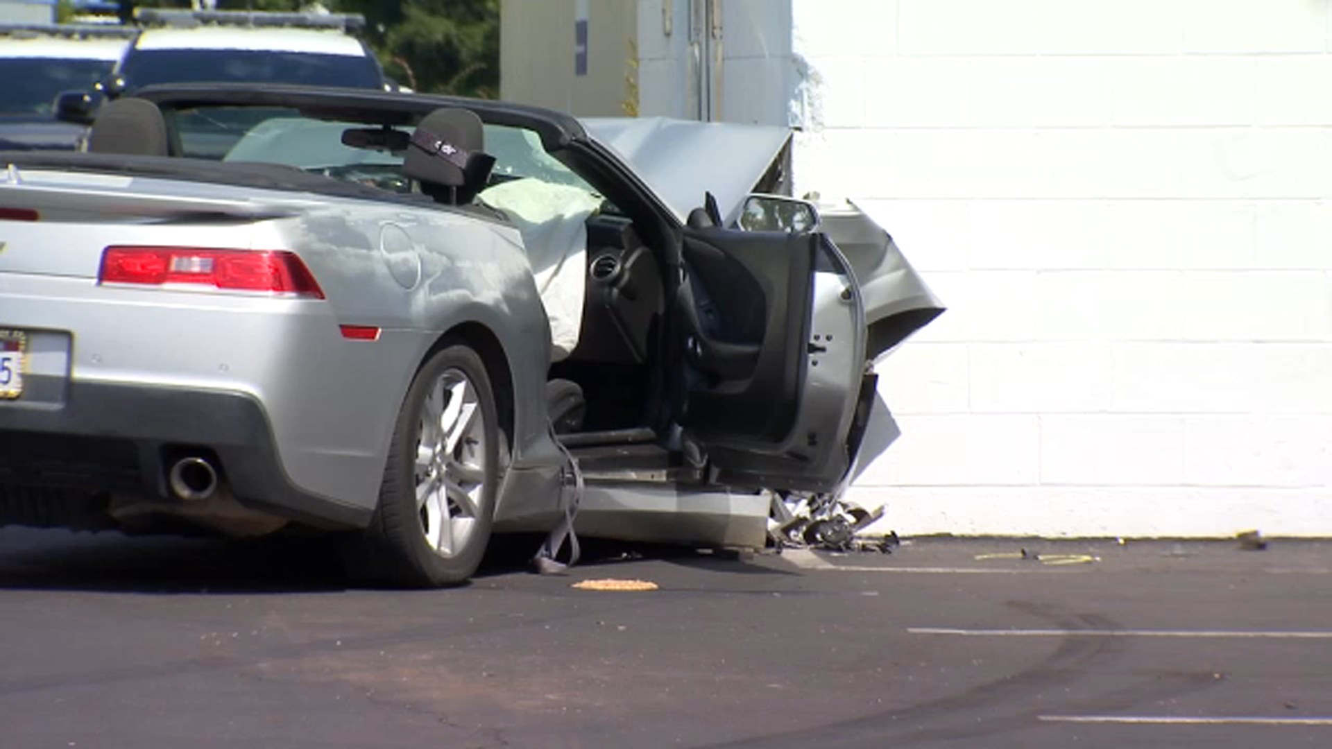 Man arrested, girl hospitalized after crashing into wall in Clovis, police say