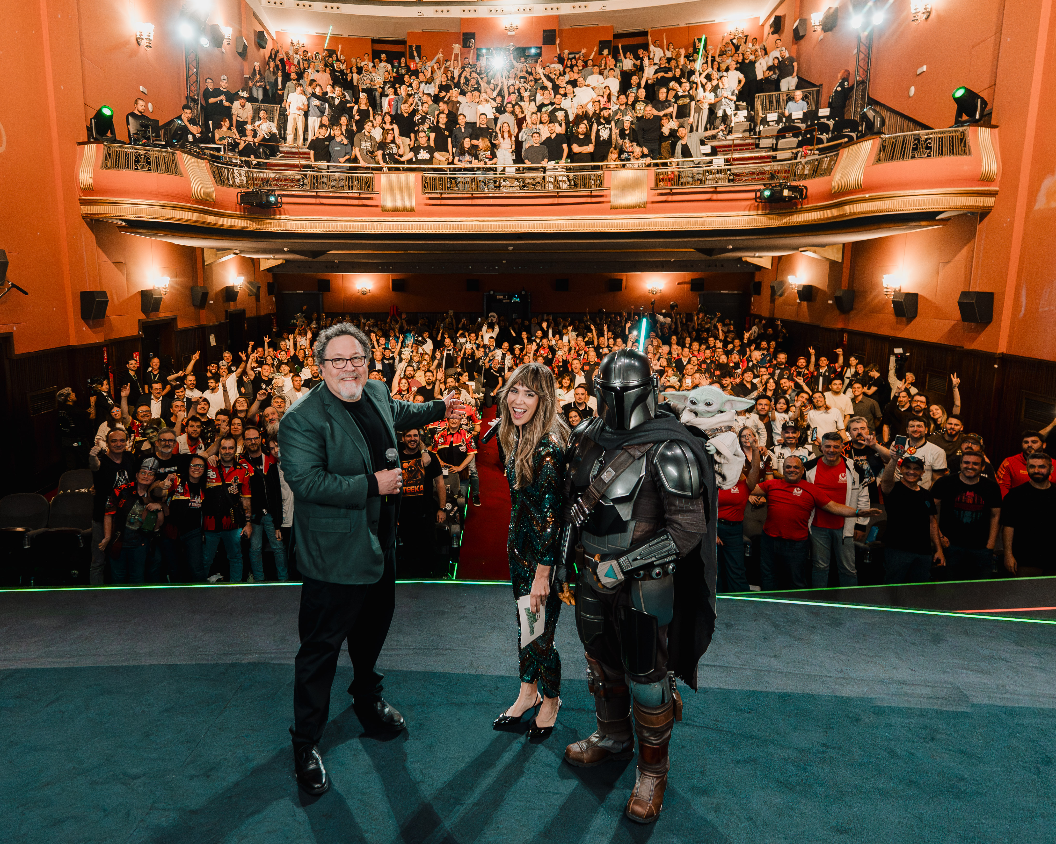 "The Mandalorian and Grogu" director Jon Favreau is seen in Spain with the Mandalorian.