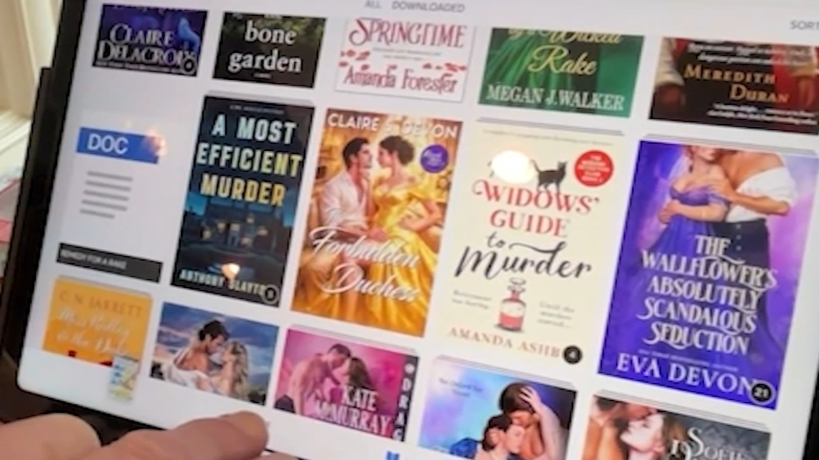 16,000 Amazon e-books vanish when hacker takes over Bay Area woman's account