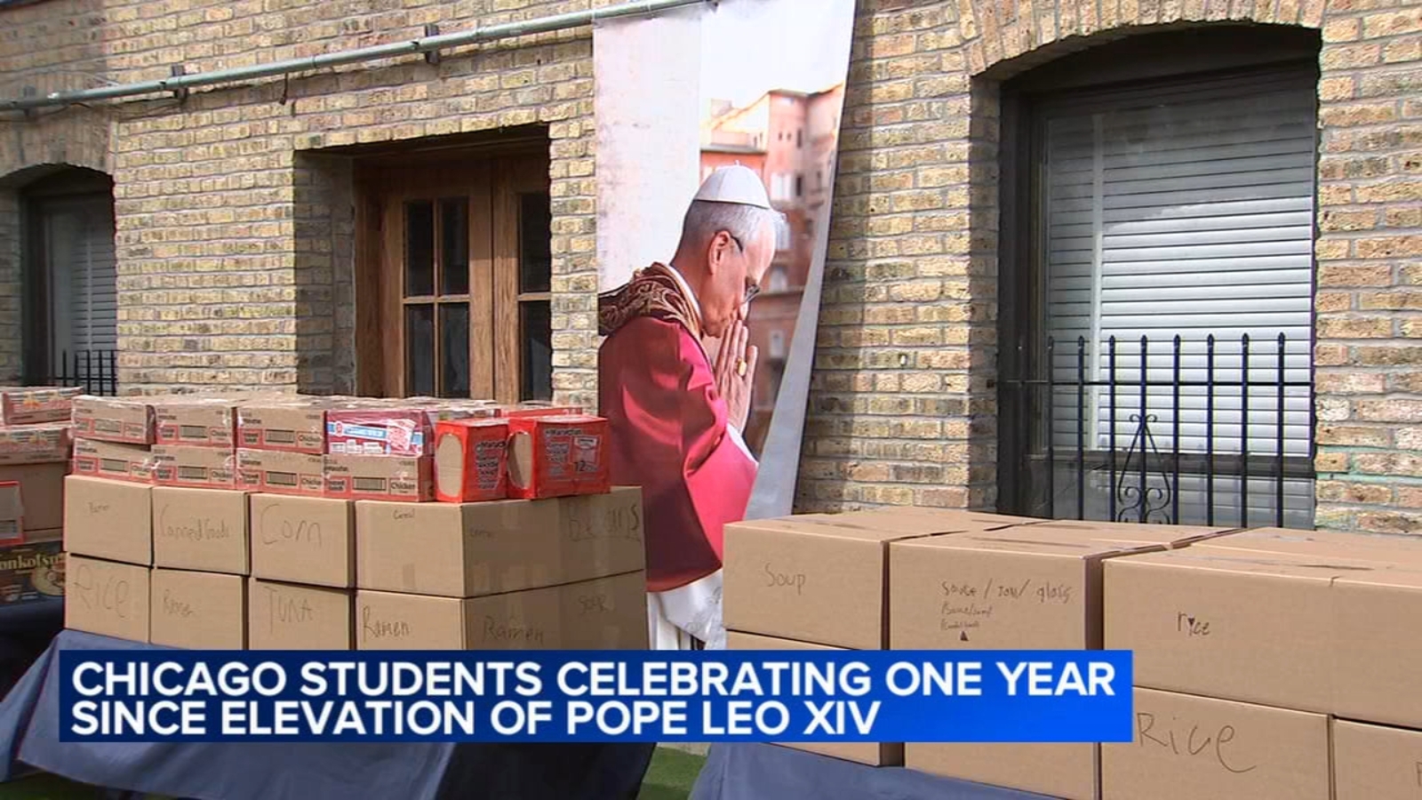 Chicago Catholic school students mark 1-year anniversary of Pope Leo's papacy with food drive