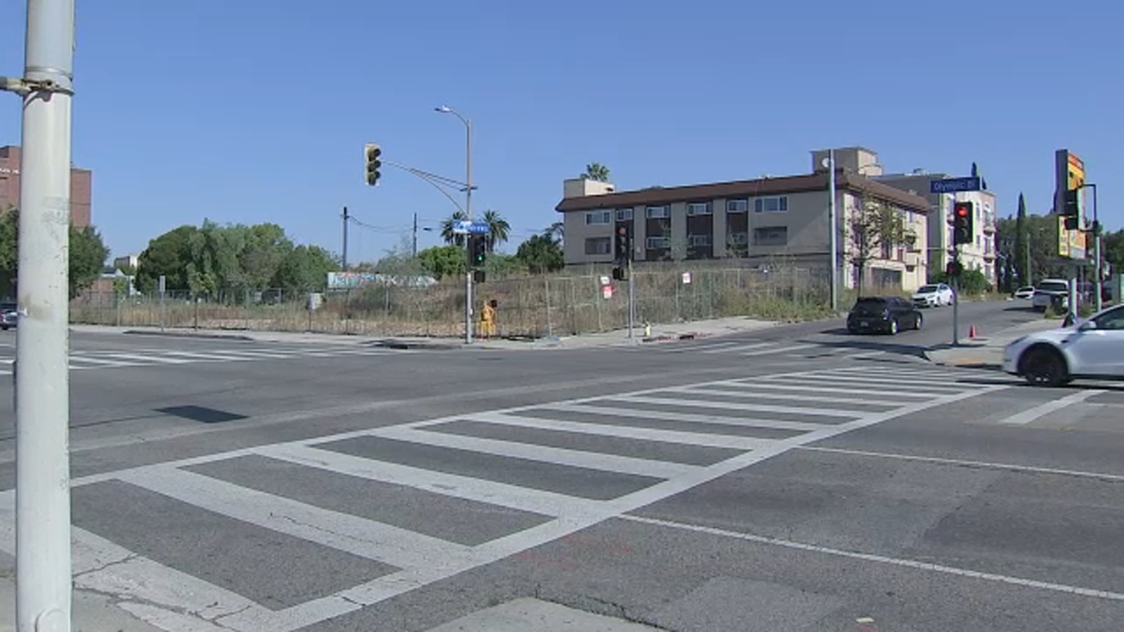 Pregnant woman injured in Koreatown hit-and-run crash - ABC7 Los Angeles