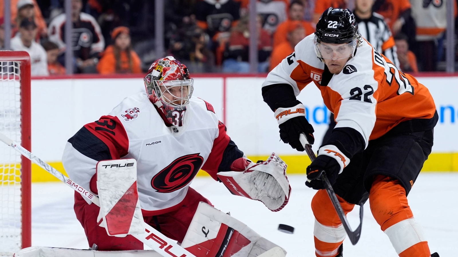 Flyers on brink of elimination after 4-1 loss to Hurricanes
