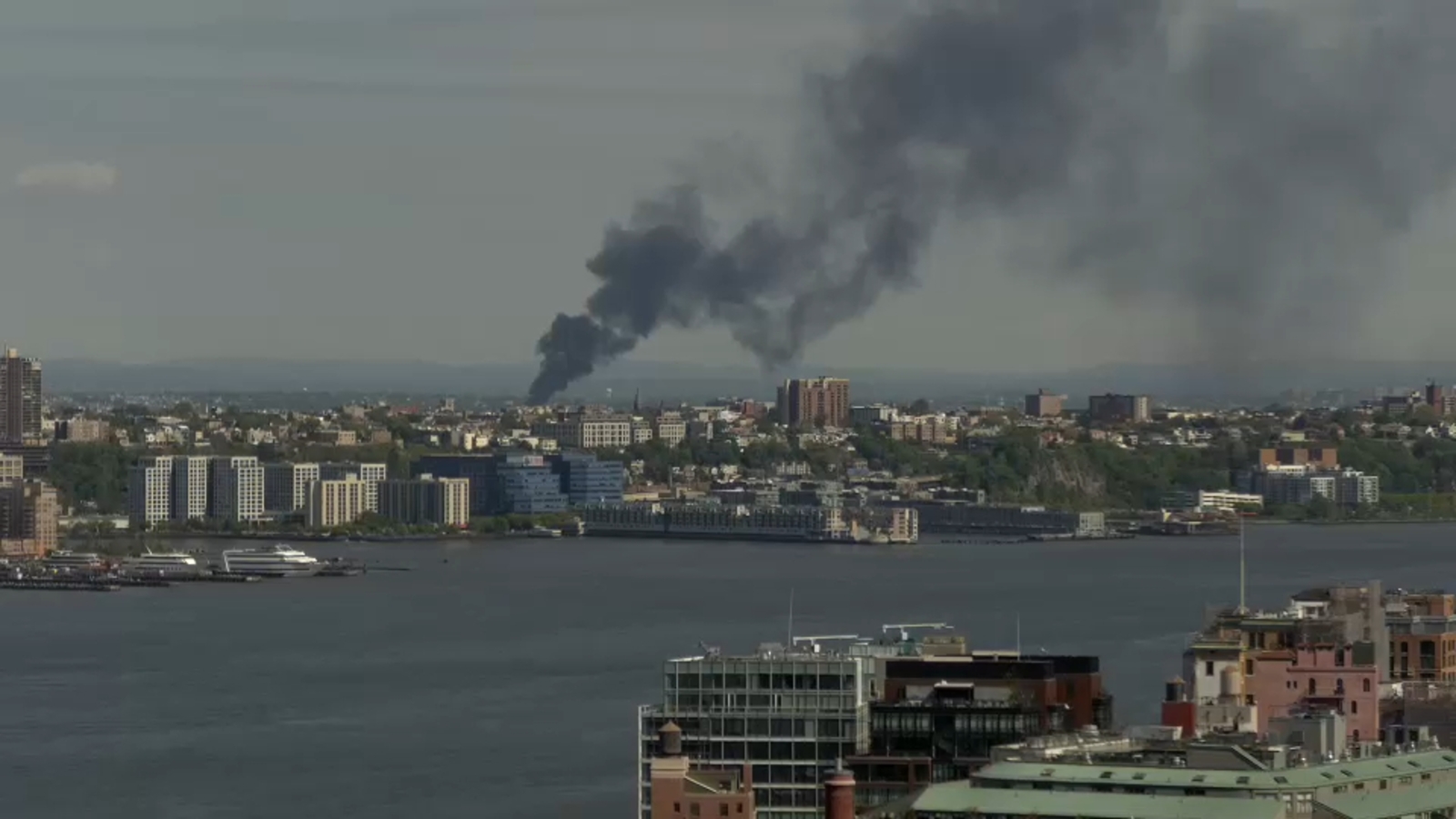 Large warehouse fire in Carlstadt sends smoke billowing into the sky