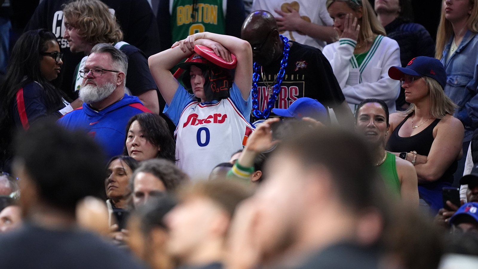 76ers to donate 500 tickets to blunt Knicks' takeover