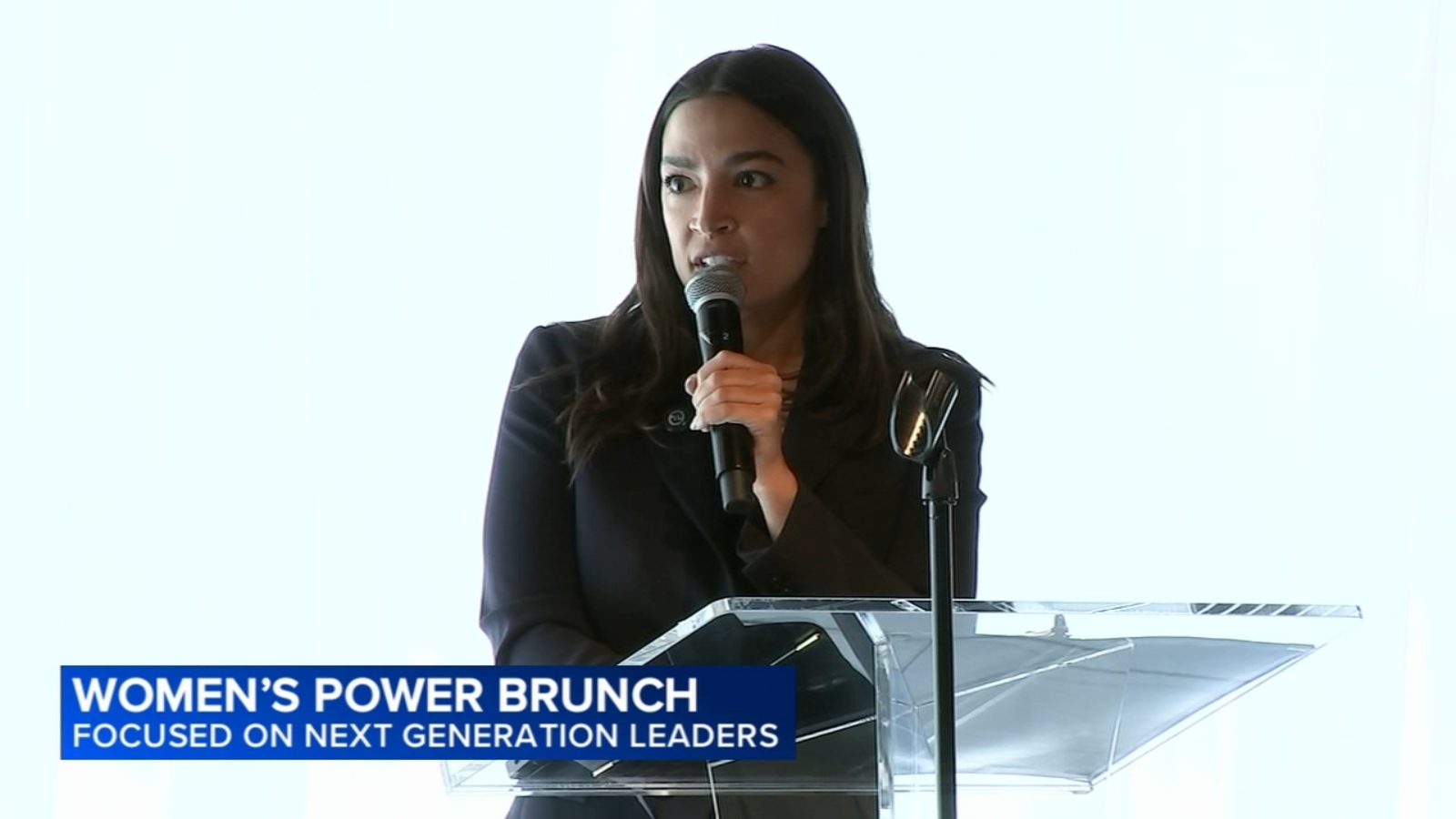 Rep. Underwood new host of Women's Power Brunch as Schakowsky retires