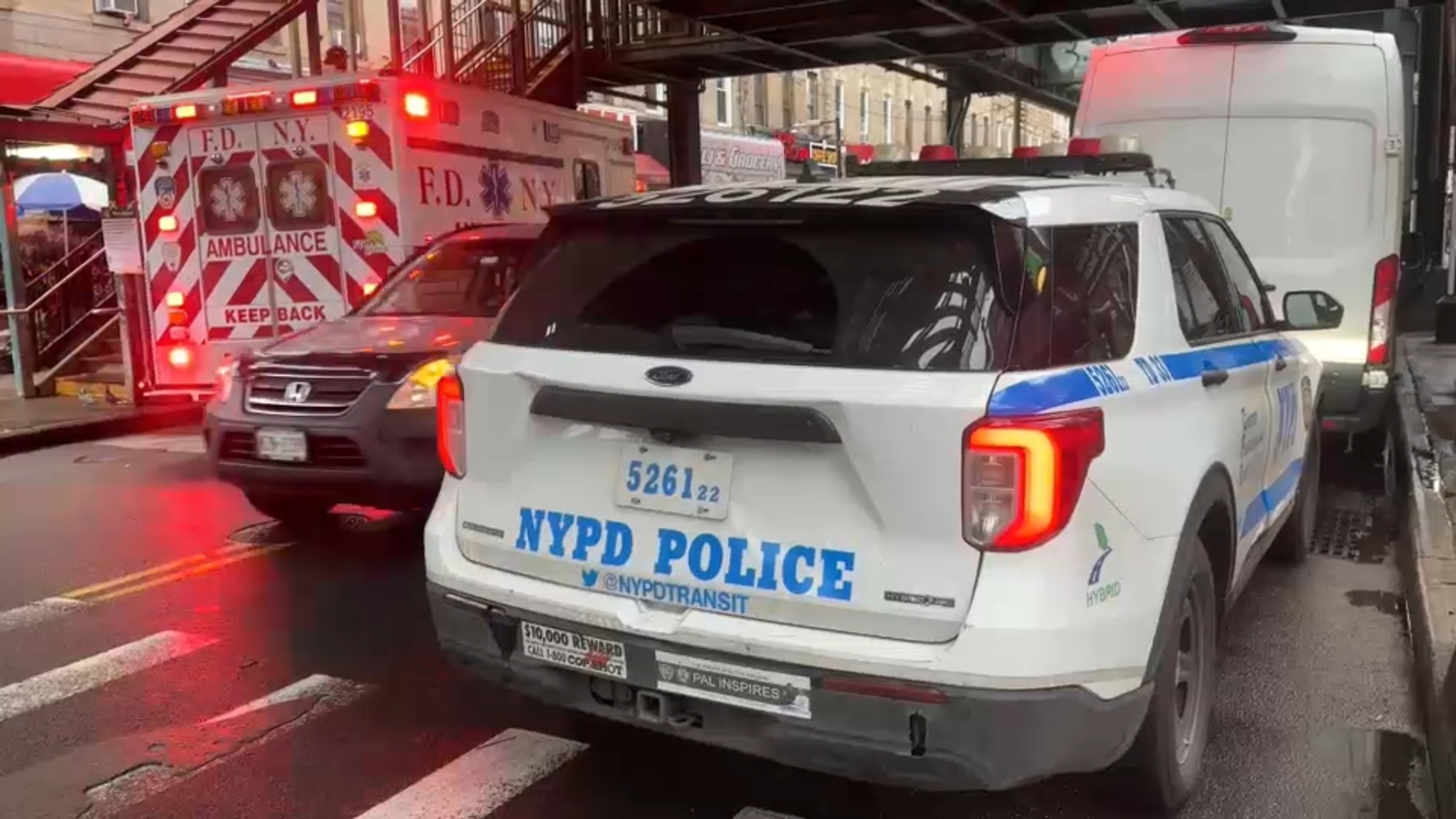 Police: Woman stabbed man on board train in Queens