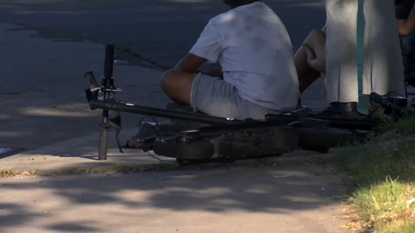 14-year-old girl riding electric scooter hospitalized following crash in Fresno County, CHP says