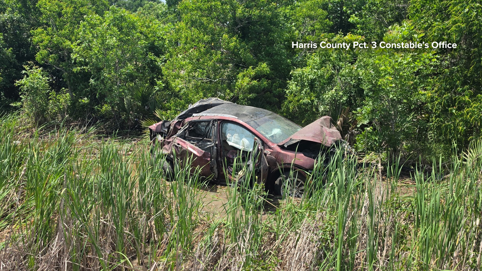 2 injured after Harris Co. car crash involving Amtrak train: Pct. 3Precinct 3 deputies said the driver and the passnger were rushed to the hospital in serious condition after a major crash involving a passenger vehicle and a train.