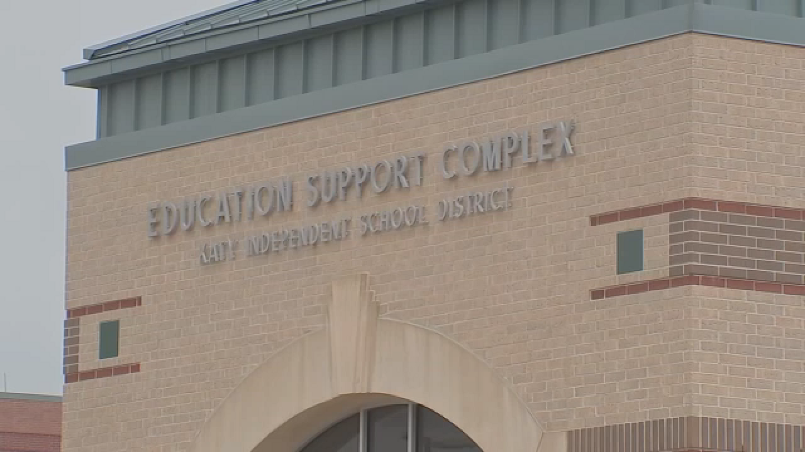 Katy ISD board members to discuss cost of installing bus seat belts
