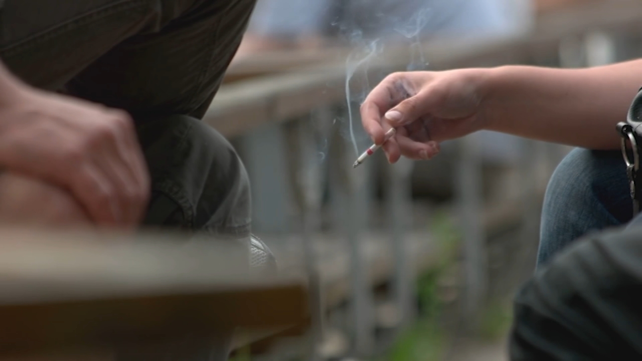 San Francisco could ban smoking outside bars under new proposal; health  experts support it, businesses push back