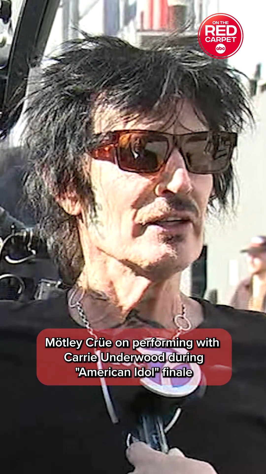 Mötley Crüe on performing with Carrie Underwood during