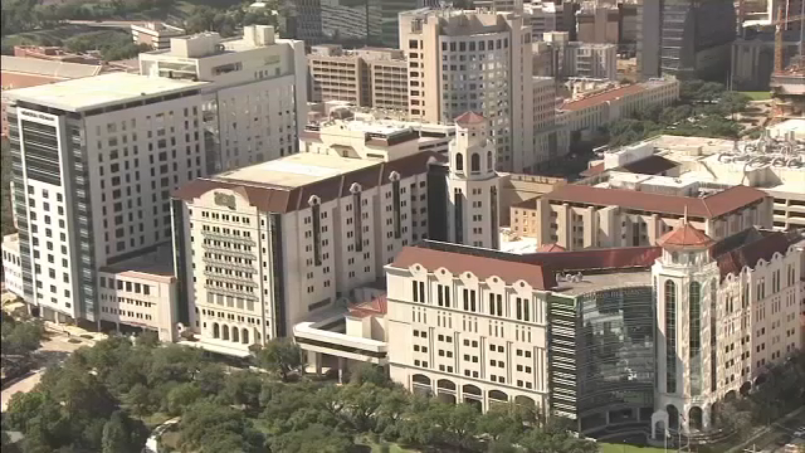 Former surgeon accused of altering patient records says he did it to 'help his patients,' docs state